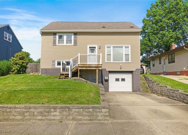 Property at 474 Hillman Rd, Akron, OH 44312, 3 beds, 1.5 baths
