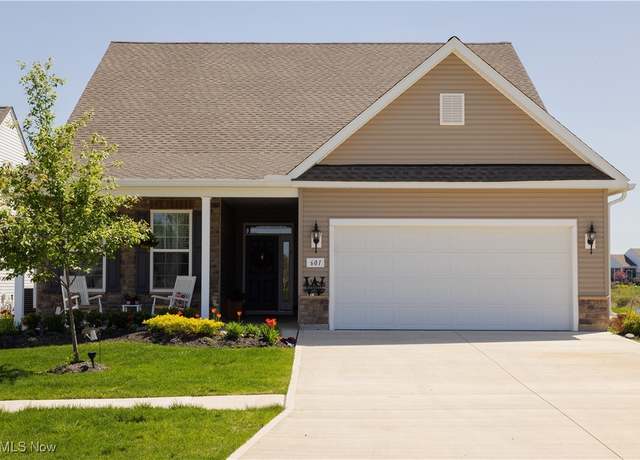 Property at 601 Cedar Crest Dr, Elyria, OH 44035, 2 beds, 2 baths