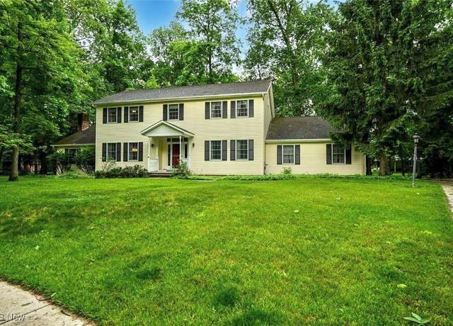Property at 808 Woodhaven Ln, Medina, OH 44256, 4 beds, 3 baths