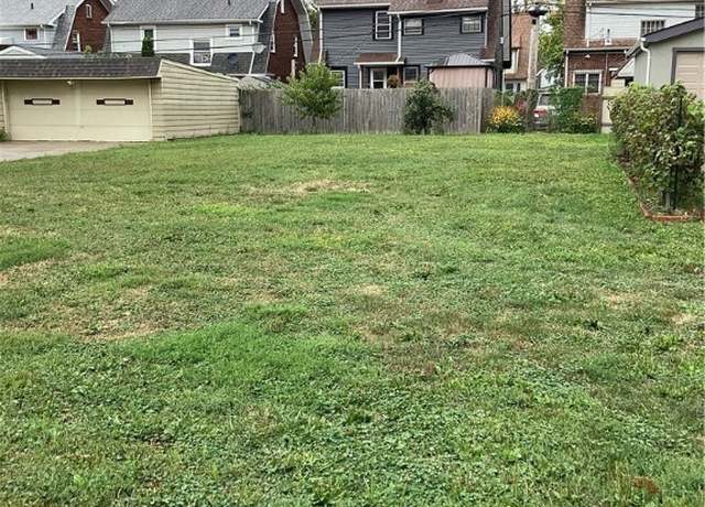 Property at 317 Groveland Club Dr, Cleveland, OH 44110