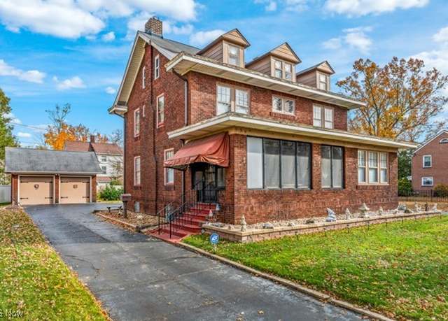 Property at 159 Kenilworth Ave SE, Warren, OH 44483, 4 beds, 3 baths