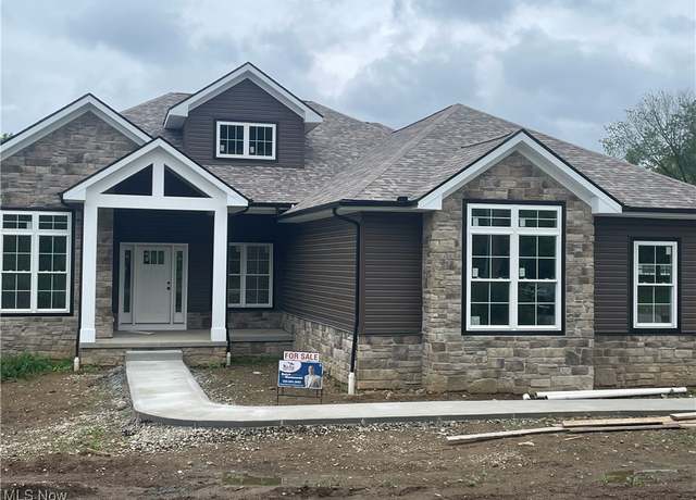 Property at 1224 Marquardt Ave NW, North Canton, OH 44720, 3 beds, 2.5 baths