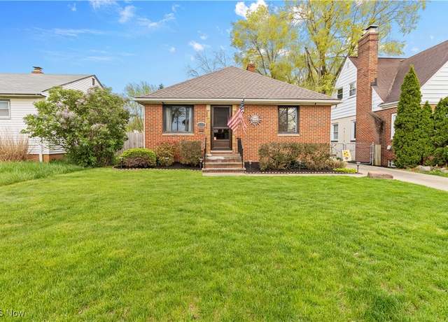 Property at 5225 Roseside Dr, Parma, OH 44134, 3 beds, 1.5 baths