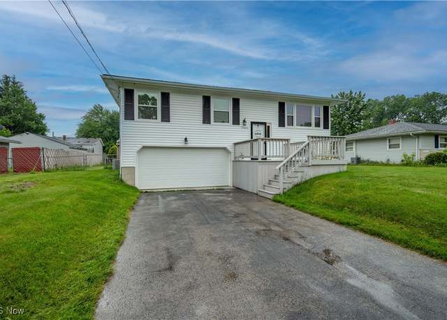 Property at 3406 Rebecca Dr, Canfield, OH 44406, 3 beds, 1.5 baths