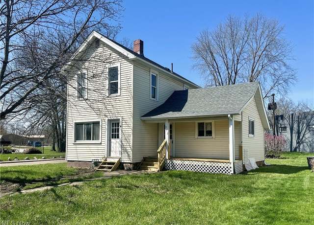 Property at 222 Smith St, Niles, OH 44446, 3 beds, 1.5 baths