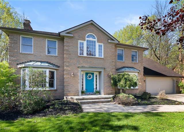Property at 32280 Wintergreen Dr, Solon, OH 44139, 5 beds, 4.5 baths