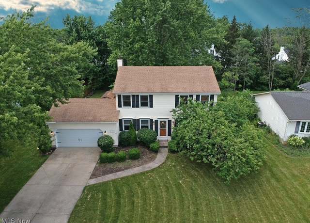 Property at 3061 Greenwich Ln, Brunswick, OH 44212, 4 beds, 1.5 baths