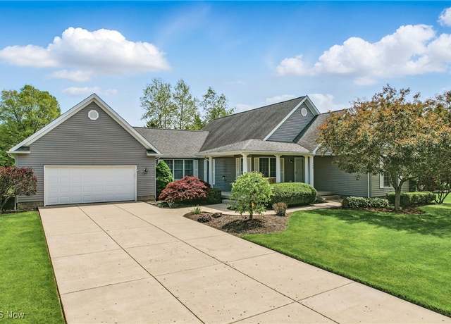 Property at 104 Saint Andrews, Cortland, OH 44410, 3 beds, 2 baths