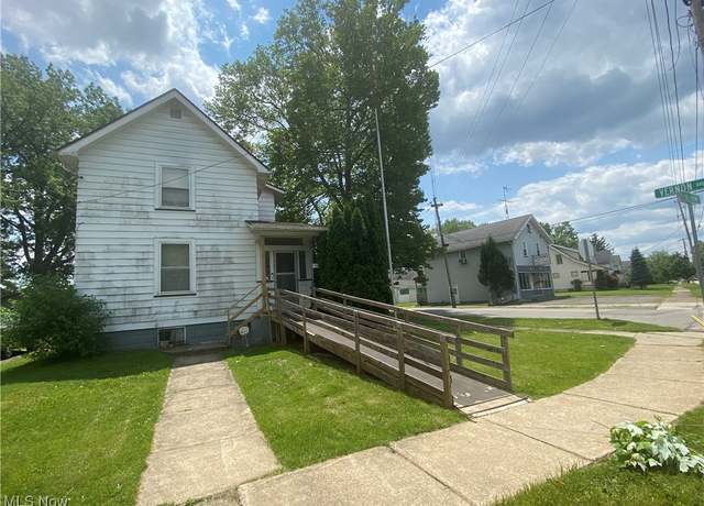 Property at 555 Hall St, Warren, OH 44484, 2 beds, 1 bath