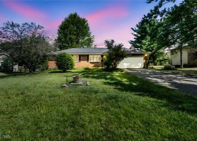 Property at 8001 Cheryl Ln NW, Massillon, OH 44646, 3 beds, 2 baths