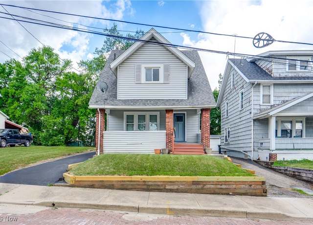 Property at 98 Shaker Dr, Akron, OH 44305, 4 beds, 1.5 baths