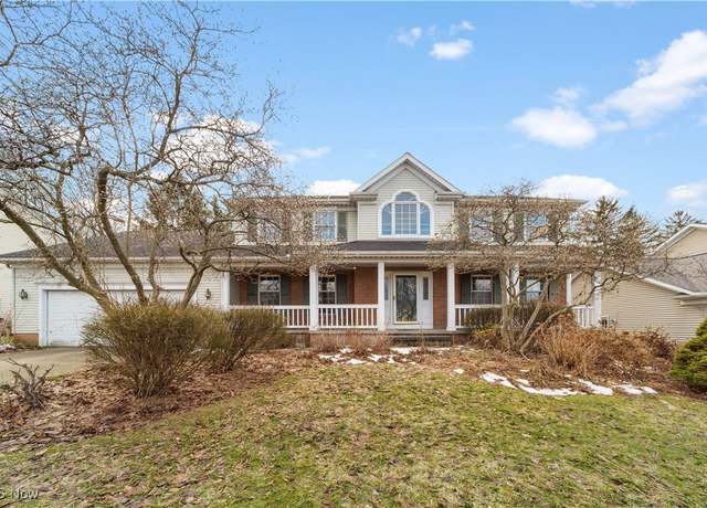 Property at 34210 Beacon Dr, Willoughby, OH 44094, 4 beds, 3.5 baths