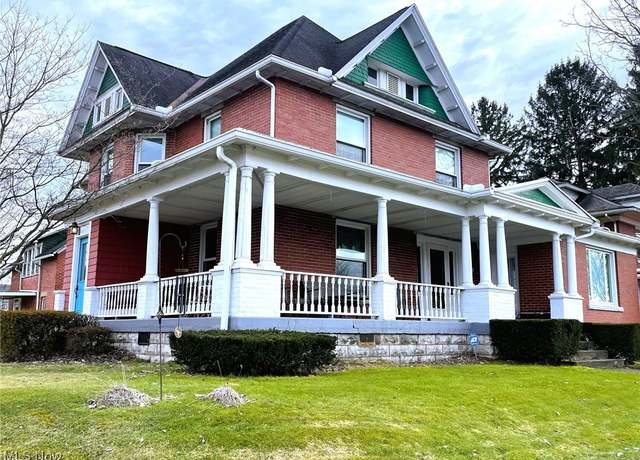 Property at 601 W 3rd St, Williamstown, WV 26187, 4 beds, 2 baths