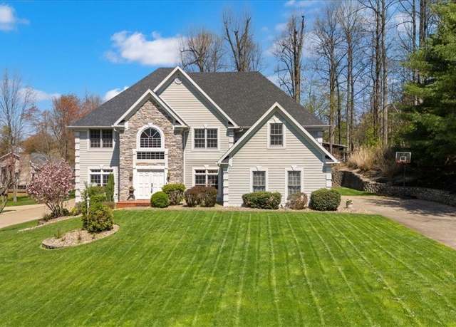 Property at 5215 Glenbrook Dr, Vienna, WV 26105, 5 beds, 4.5 baths