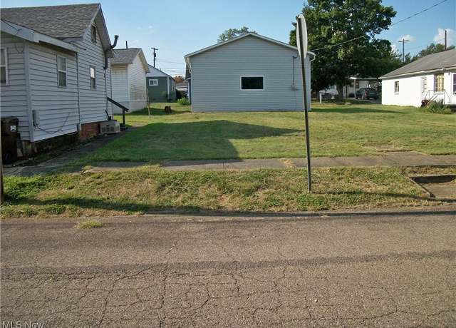 Property at 609 Lambert St, Belpre, OH 45714