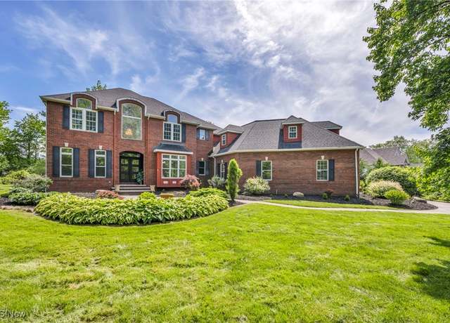 Property at 2344 Country Brook Dr, Hinckley, OH 44233, 5 beds, 6 baths