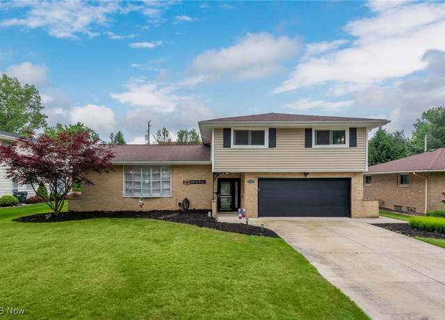 Property at 16207 Ramona Dr, Middleburg Heights, OH 44130, 4 beds, 2.5 baths