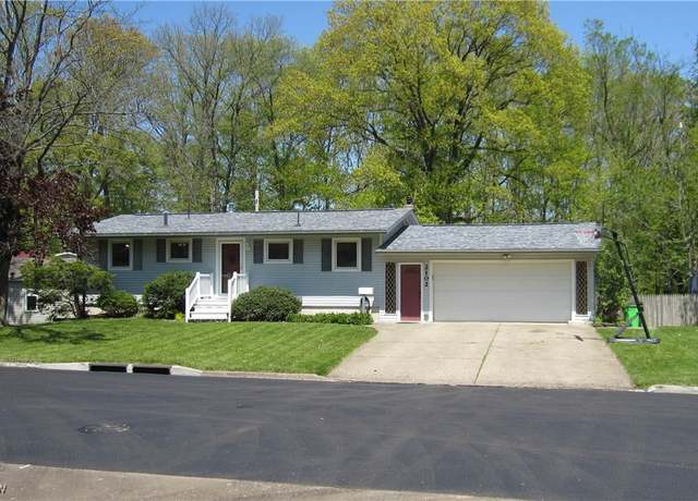 Property at 2102 Mayflower Ave NW, Massillon, OH 44647, 3 beds, 2 baths