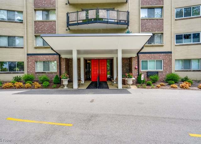 Property at 255 N Portage Path #213, Akron, OH 44303, 1 bed, 1 bath