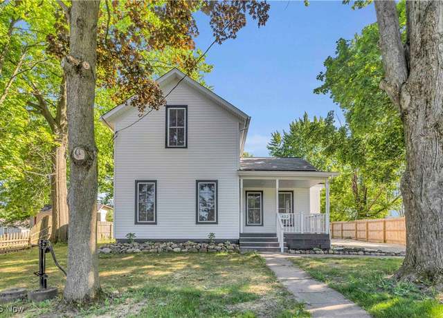 Property at 432 W Friendship St, Medina, OH 44256, 3 beds, 3 baths