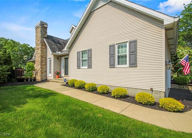 Property at 44 Fieldstone, Youngstown, OH 44514, 2 beds, 2 baths
