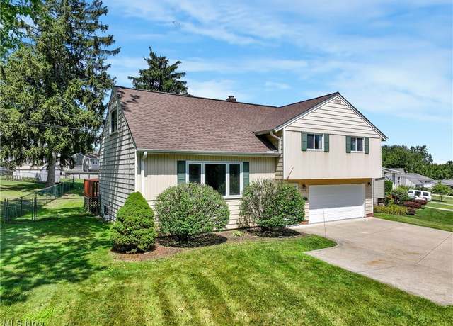 Property at 9310 Gettysburg Dr, Twinsburg, OH 44087, 4 beds, 2.5 baths