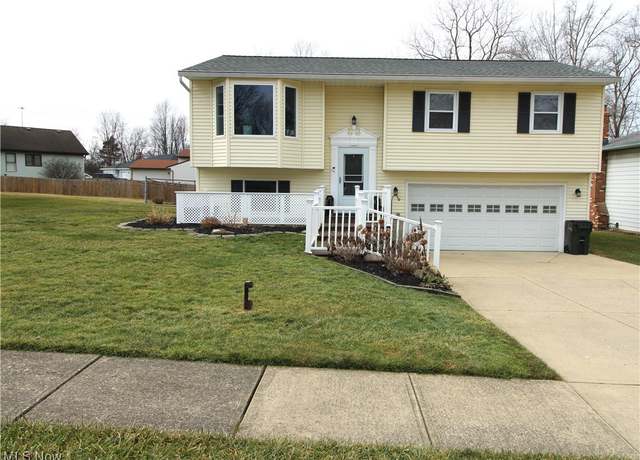 Property at 109 Meadowfield Ct, Elyria, OH 44035, 3 beds, 1.5 baths