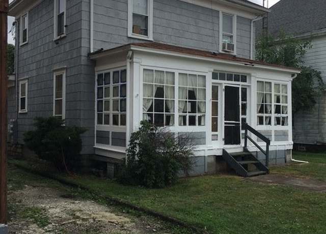 Property at 175 W Ohio Ave, Sebring, OH 44672, 2 beds, 2 baths