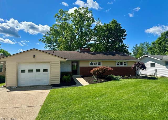 Property at 3466 Roseland Ave, Parkersburg, WV 26104, 4 beds, 2.5 baths