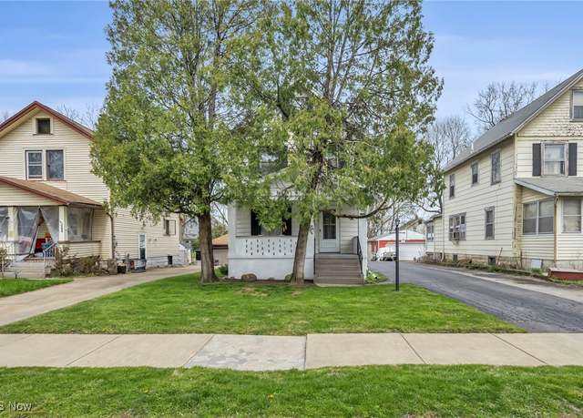 Property at 273 Maplewood Ave, Struthers, OH 44471, 4 beds, 2.5 baths