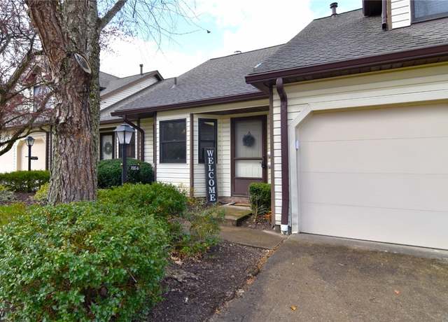 Property at 700 Hampton Cir #6, Aurora, OH 44202, 3 beds, 2 baths