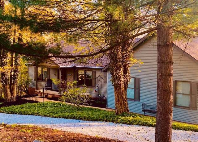 Property at 38 Choctaw Trl, Malvern, OH 44644, 3 beds, 3 baths