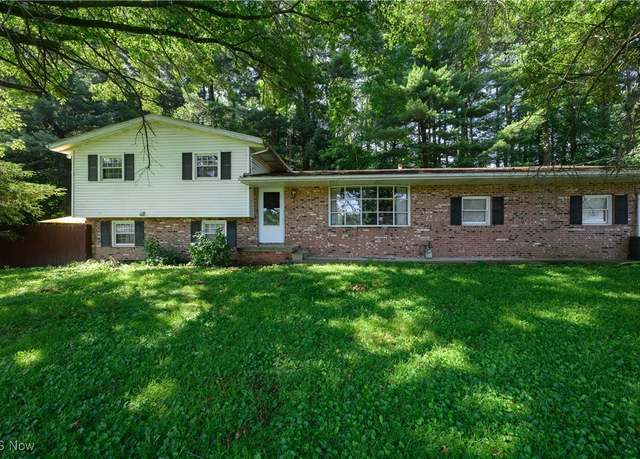 Property at 3030 55th St NE, Canton, OH 44721, 3 beds, 2 baths