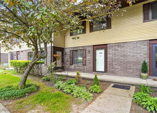 Property at 1247 Front St, Cuyahoga Falls, OH 44221, 2 beds, 1.5 baths