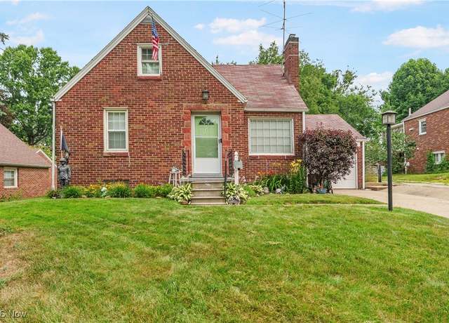 Property at 1703 Ferndale Rd NW, Canton, OH 44709, 3 beds, 2 baths