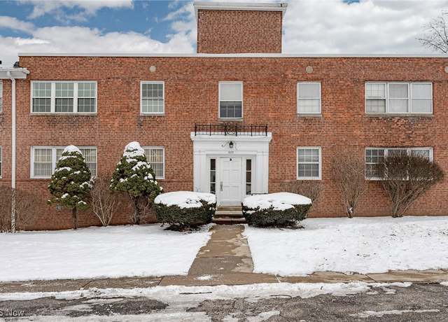 Property at 3271 Warrensville Center Rd Unit 8B, Shaker Heights, OH 44122, 2 beds, 1.5 baths