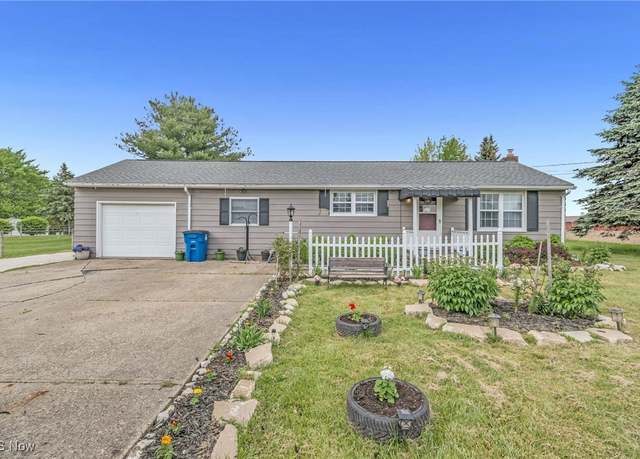 Property at 6395 Easton St NE, Louisville, OH 44641, 2 beds, 1 bath
