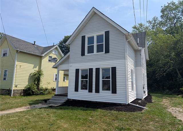 Property at 1710 Middle Ave, Elyria, OH 44035, 4 beds, 2 baths