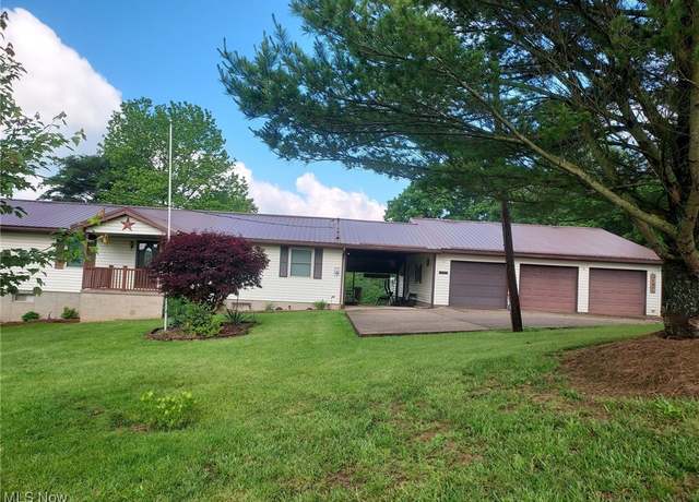 Property at 130 Maze Rd, Belpre, OH 45714, 4 beds, 3 baths
