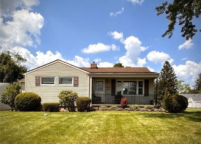 Property at 1956 Country Club Ave, Youngstown, OH 44514, 3 beds, 1 bath