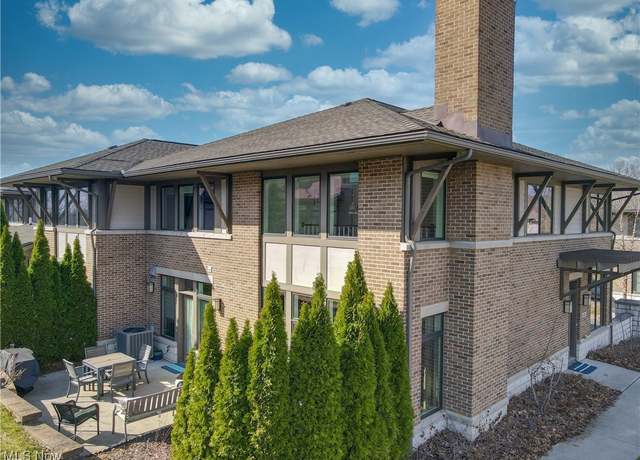 Property at 1380 Slate Ct, Cleveland Heights, OH 44118, 3 beds, 2.5 baths