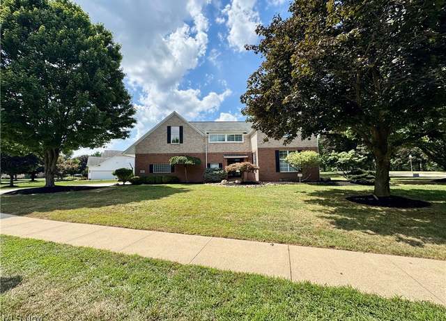 Property at 5017 Nobles Pond Dr NW, Canton, OH 44718, 4 beds, 3 baths