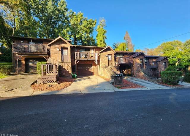 Property at 90 View St, Weirton, WV 26062, 8 beds, 6 baths