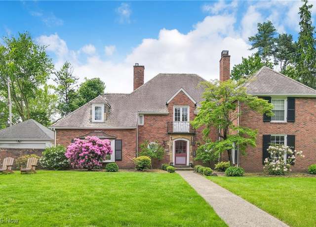 Property at 18000 Fernway Rd, Shaker Heights, OH 44122, 4 beds, 3.5 baths