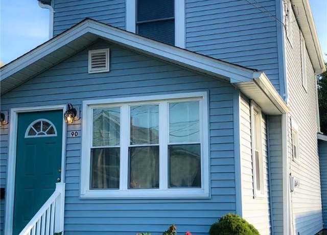 Property at 90 Harvey St, Struthers, OH 44471, 3 beds, 2 baths