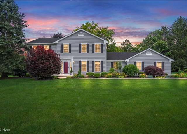 Property at 7414 Lacosta Dr, Hudson, OH 44236, 4 beds, 2.5 baths