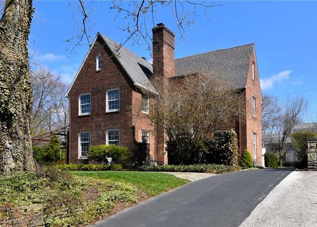 Property at 2929 Morley Rd, Shaker Heights, OH 44122, 6 beds, 4 baths