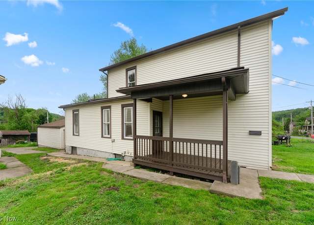 Property at 1802 Chester Ave, Wellsville, OH 43968, 3 beds, 1 bath