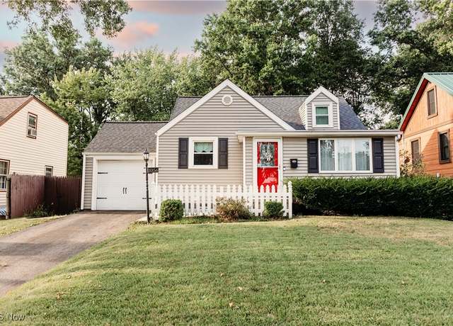Property at 1056 Taggart St NW, Massillon, OH 44646, 3 beds, 2 baths