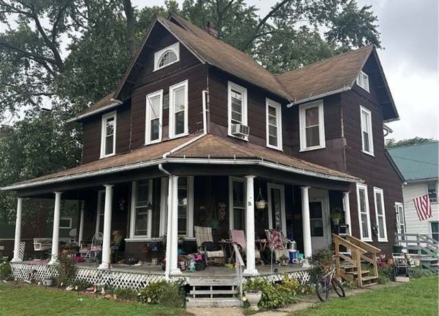 Property at 501 W Market St, Orrville, OH 44667, 4 beds, 3 baths